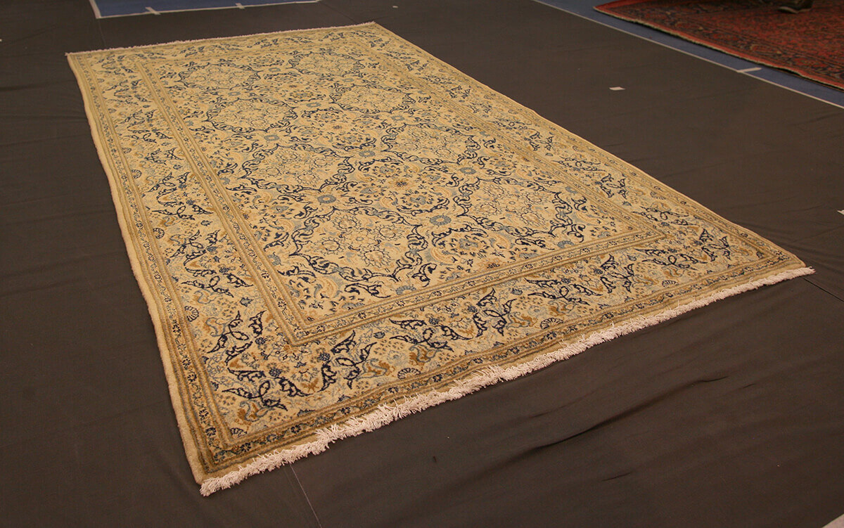 Old Persian Kashan Fine Rug n°:37985649